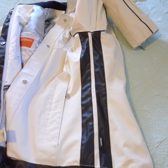 NWOT WOMENS DESCENTE SKI/SNOWBOARD COAT - Picture 14 of 15